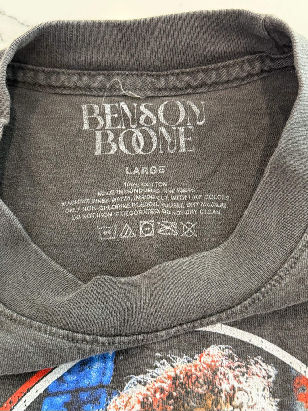 Benson Boone 'Fireworks & Rollerblades' World Tour T-Shirt cropped - Picture 3 of 3